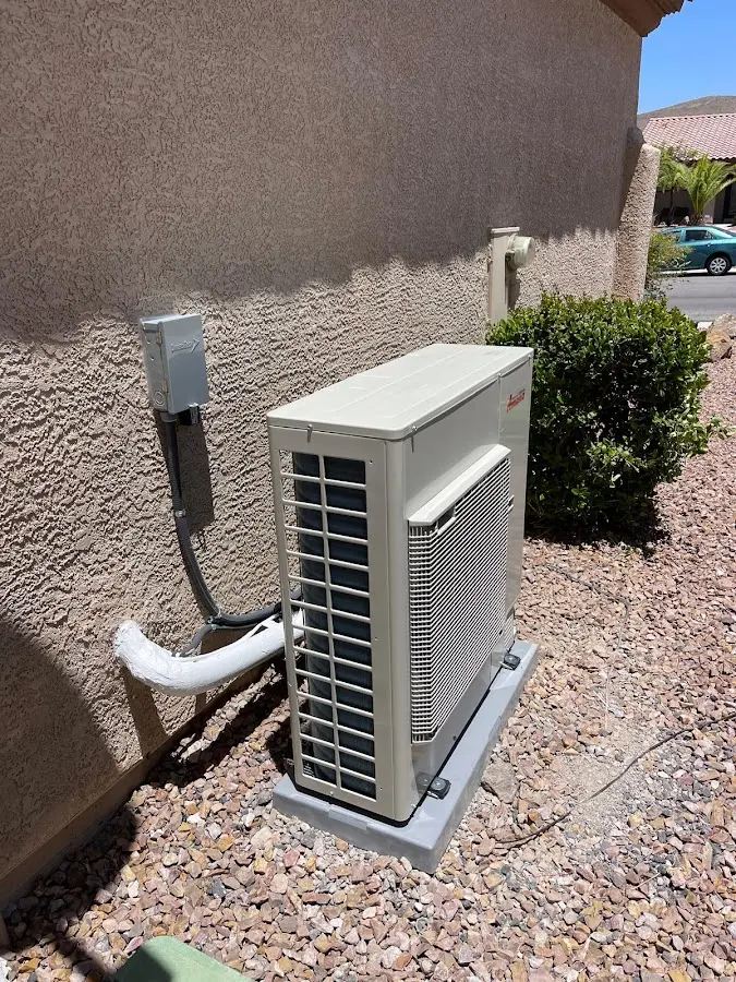 Residential air conditioning condenser unit in Jacksonville